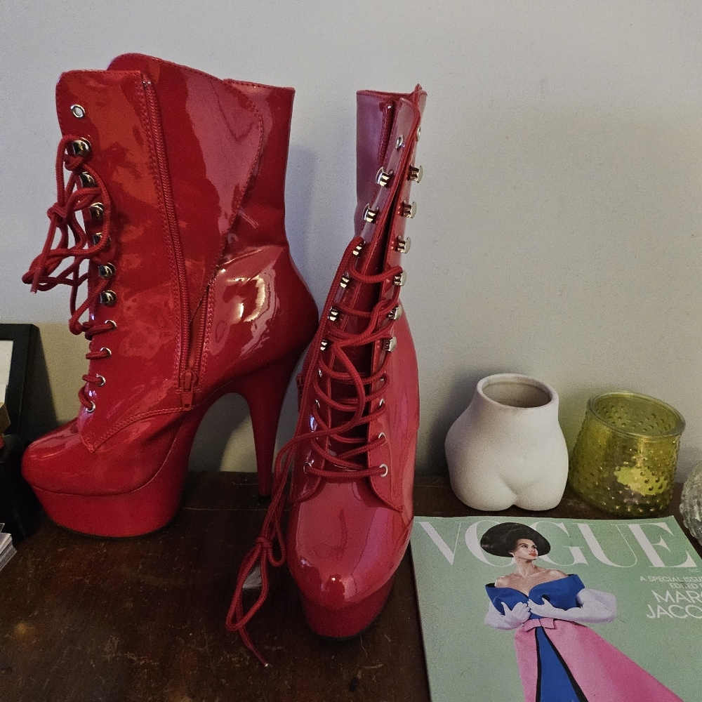 New Red Patent Leather Size 8 Pleasers Ankle Boot